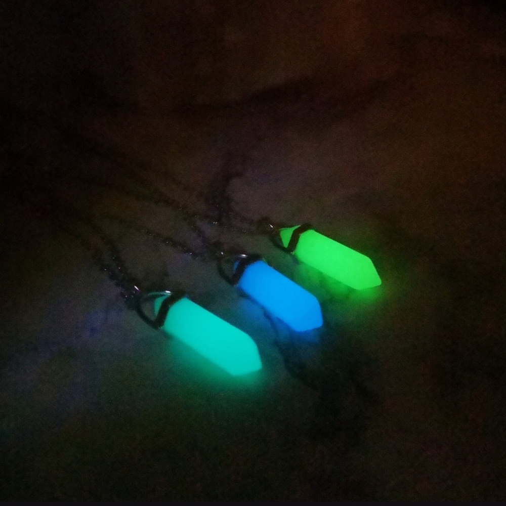 Glowing Crystal Pendant Necklace Set